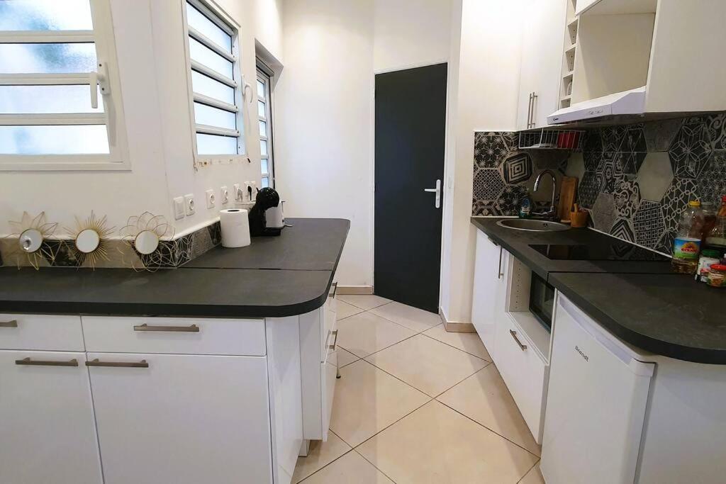 Studio Pour 2 Personnes Proche De L'Hopital Et Du Jardin De L'Etat Сен-Дени Экстерьер фото